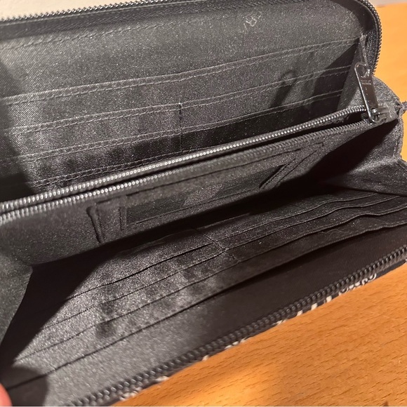 Vera Bradley Set of 3 in Black Patterns. Villager Bag, Accordion Wallet & Zip ID - Picture 14 of 16